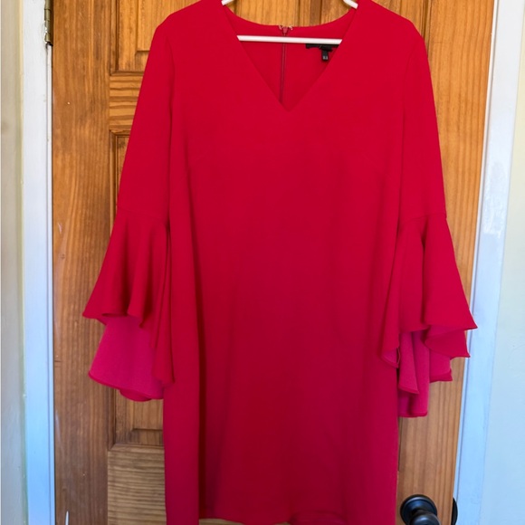 Maggy London Dresses & Skirts - Maggy London Vibrant Red Long Sleeve Dress